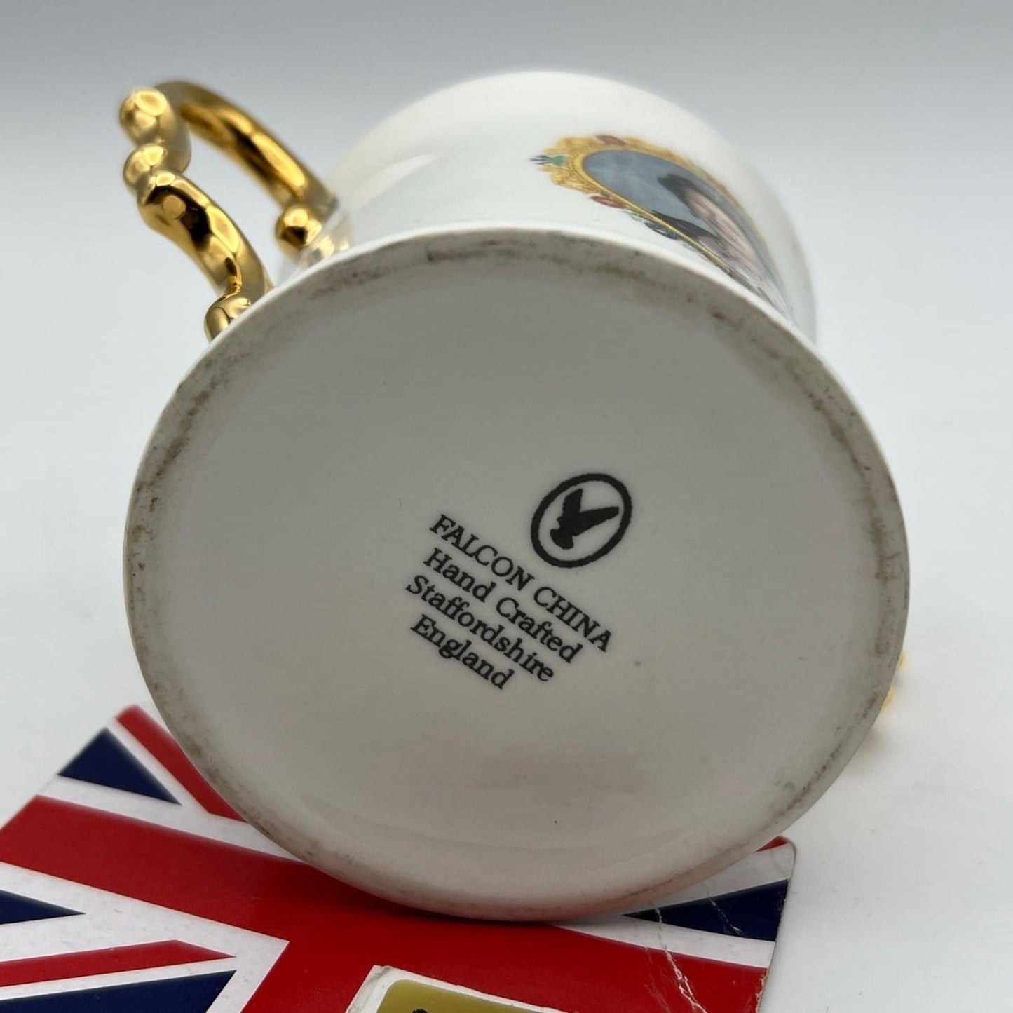 Antica Tazza Mug Inglese Regina Elisabetta II Casa Reale 50° anniversario 2002 Categoria  Boccali