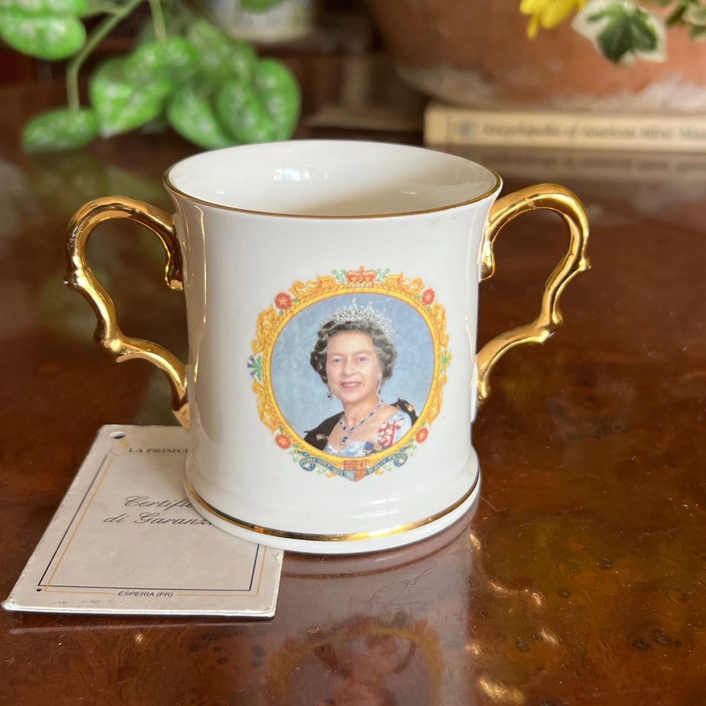 Antica Tazza Mug Inglese Regina Elisabetta II Casa Reale 50° anniversario 2002 Categoria  Boccali