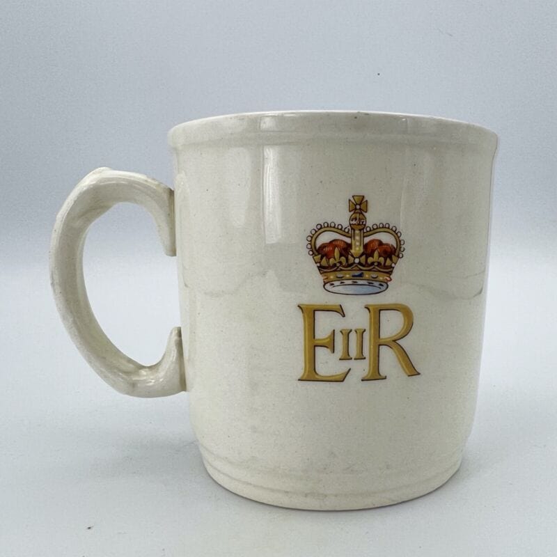 Antica Tazza Mug Inglese Regina Elisabetta II Casa Reale commemorativa 1953 Categoria  Ceramiche e Porcellane