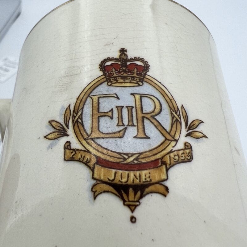Antica Tazza Mug Inglese Regina Elisabetta II Casa Reale commemorativa 1953 Categoria  Ceramiche e Porcellane