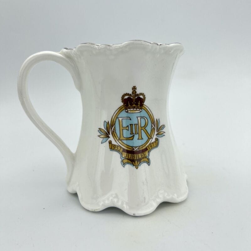 Antica Tazza Mug Inglese Regina Elisabetta II Casa Reale commemorativa 1977 Categoria  Ceramiche e Porcellane