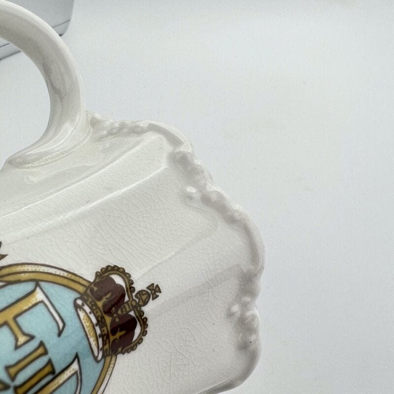 Antica Tazza Mug Inglese Regina Elisabetta II Casa Reale commemorativa 1977 Categoria  Ceramiche e Porcellane