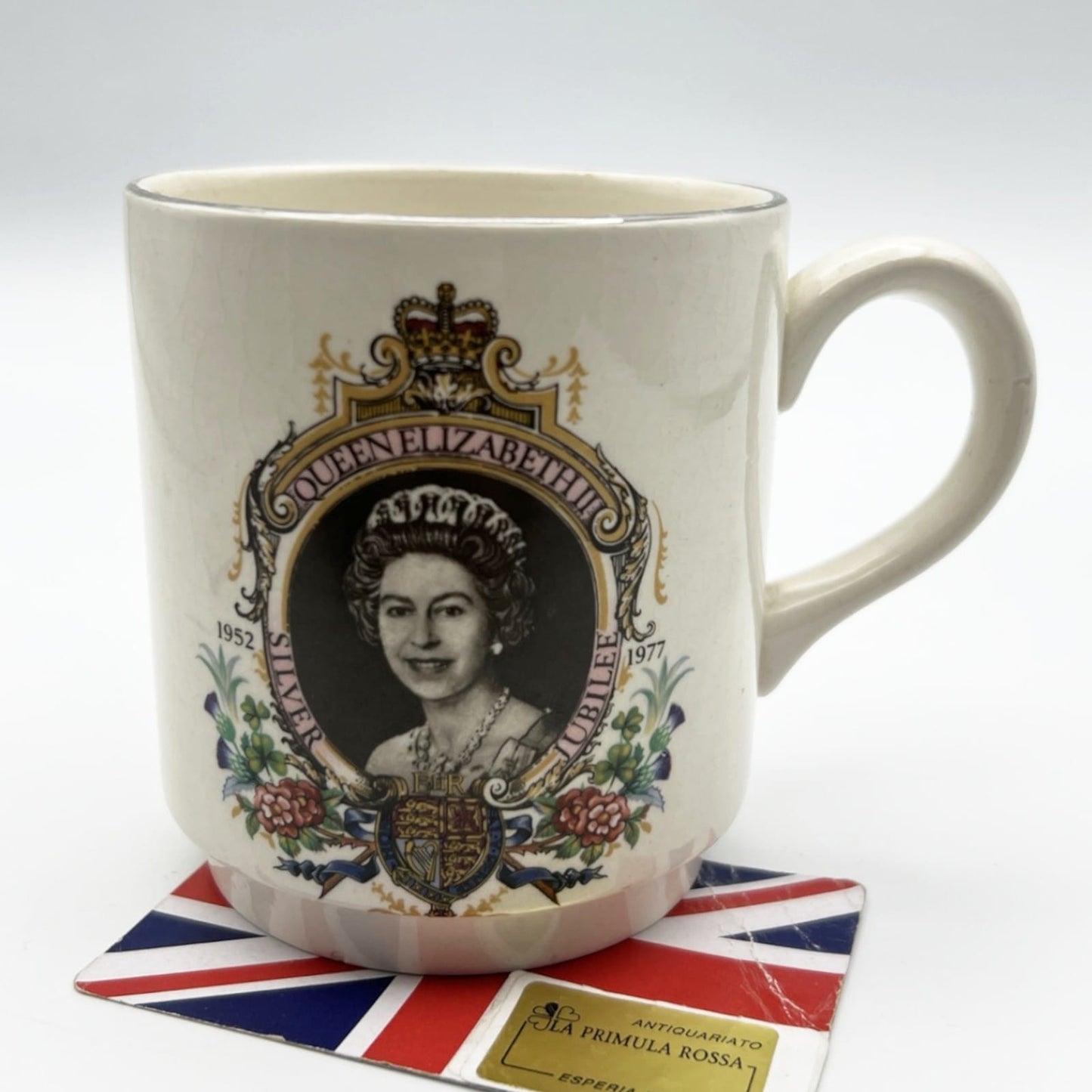 Antica Tazza Mug Inglese Regina Elisabetta II Casa Reale commemorativa 1977 rea Categoria  Boccali