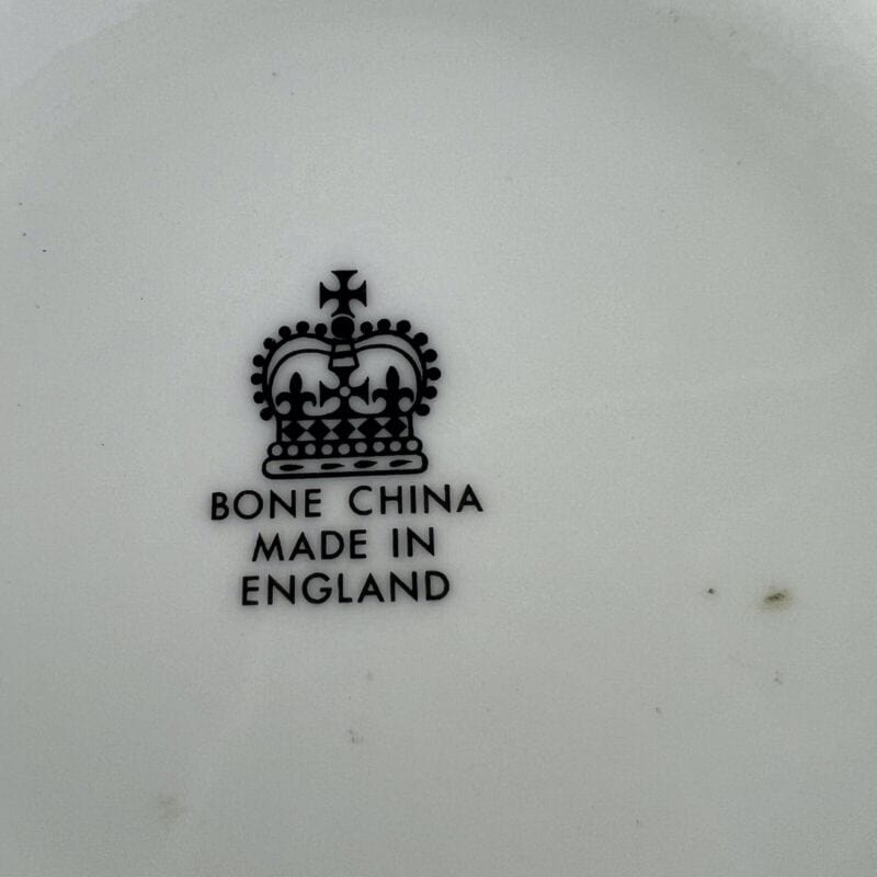 Antica Tazza Mug Portapenne Inglese Giubileo Oro Regina Elisabetta II Casa Reale Categoria  Boccali
