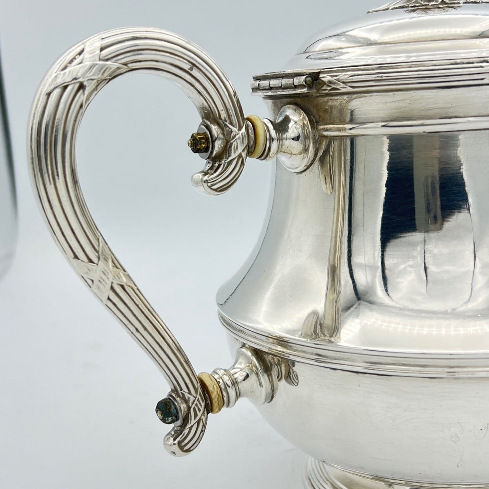 Antica Teiera in argento Placcato Punzonata Christofle Silver Plate epoca '800 Categoria  Sheffield & Argento