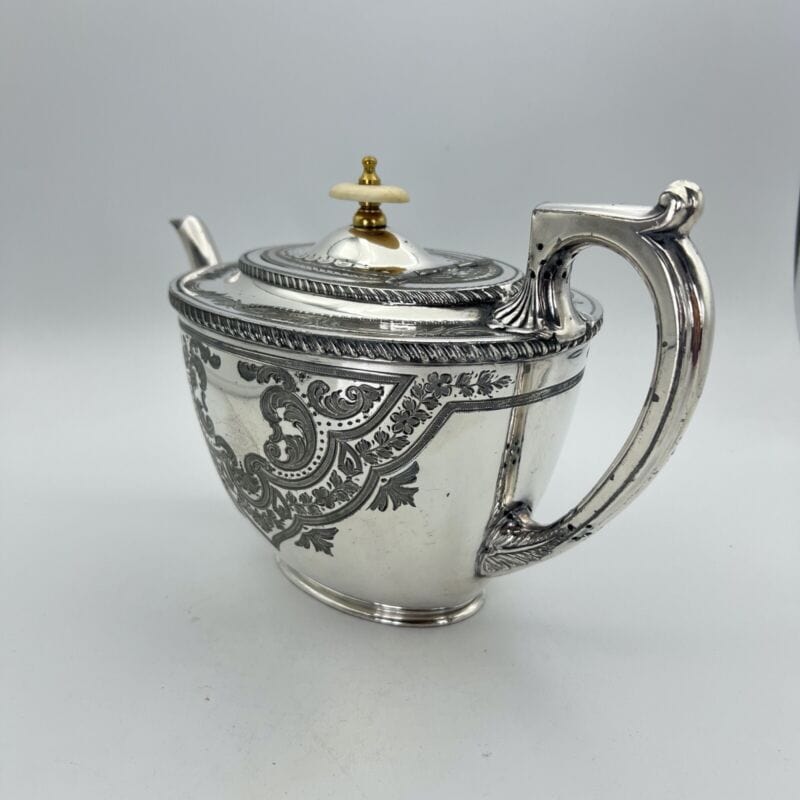 Antica Teiera inglese in argento silver plated sheffield caffettiera epoca 800 E Categoria  Sheffield & Argento