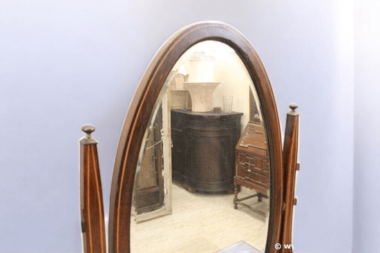 ANTICA TOILETTE INGLESE IN MOGANO Categoria  Comò & Cassettiere