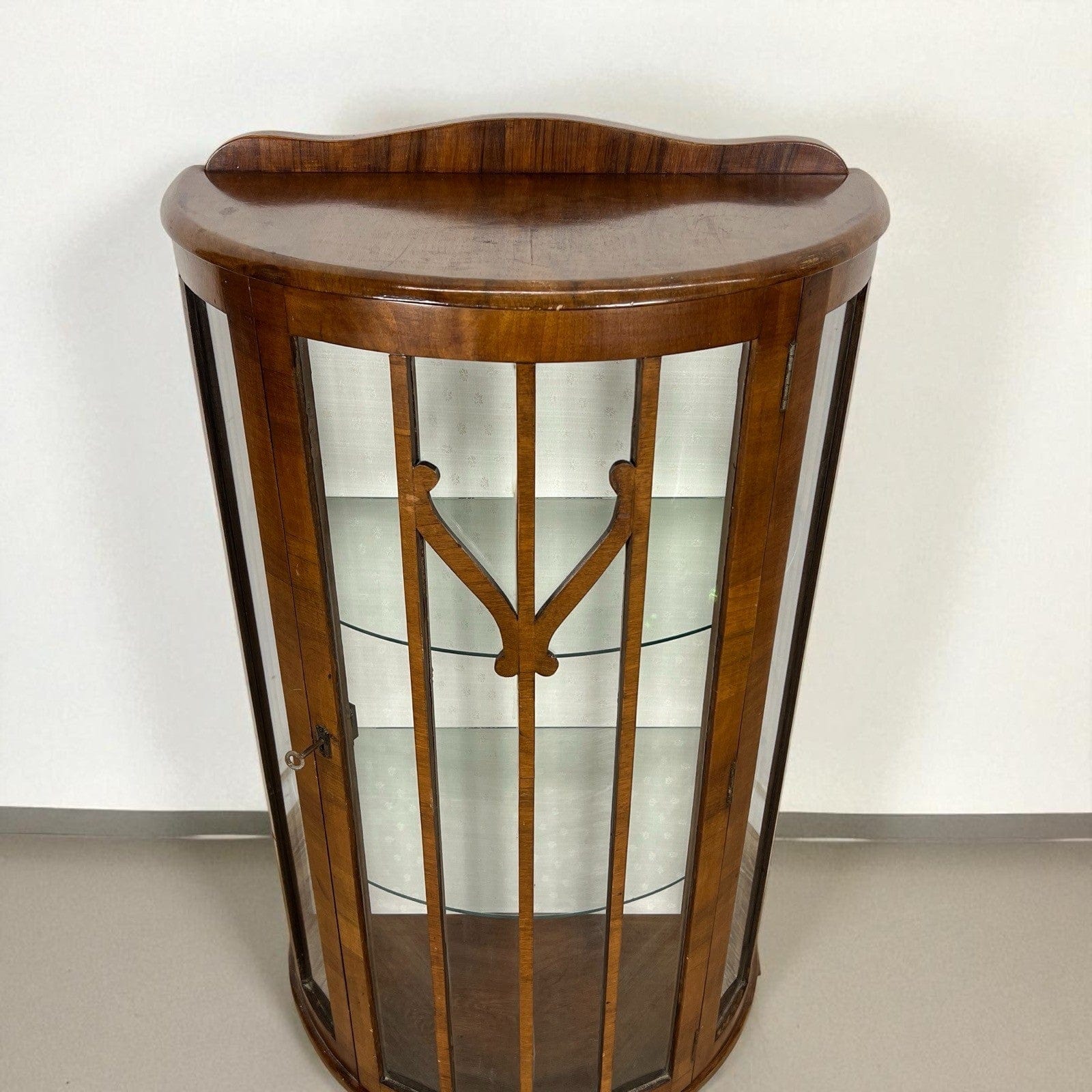 Antica Vetrina piccola cristalliera vetrinetta Stile Art Deco Anni '30 in Noce Categoria  Vetrine