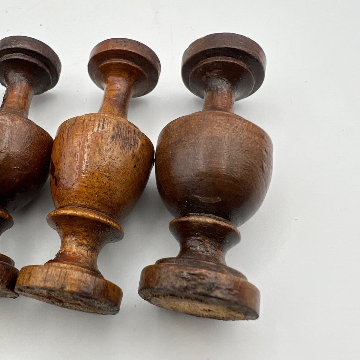 Antichi Fregi Colonnine Colonne Tornite In Legno Intagli Per Restauro Pomoli 800 Categoria  Cimase-Fregi-Intagli in legno