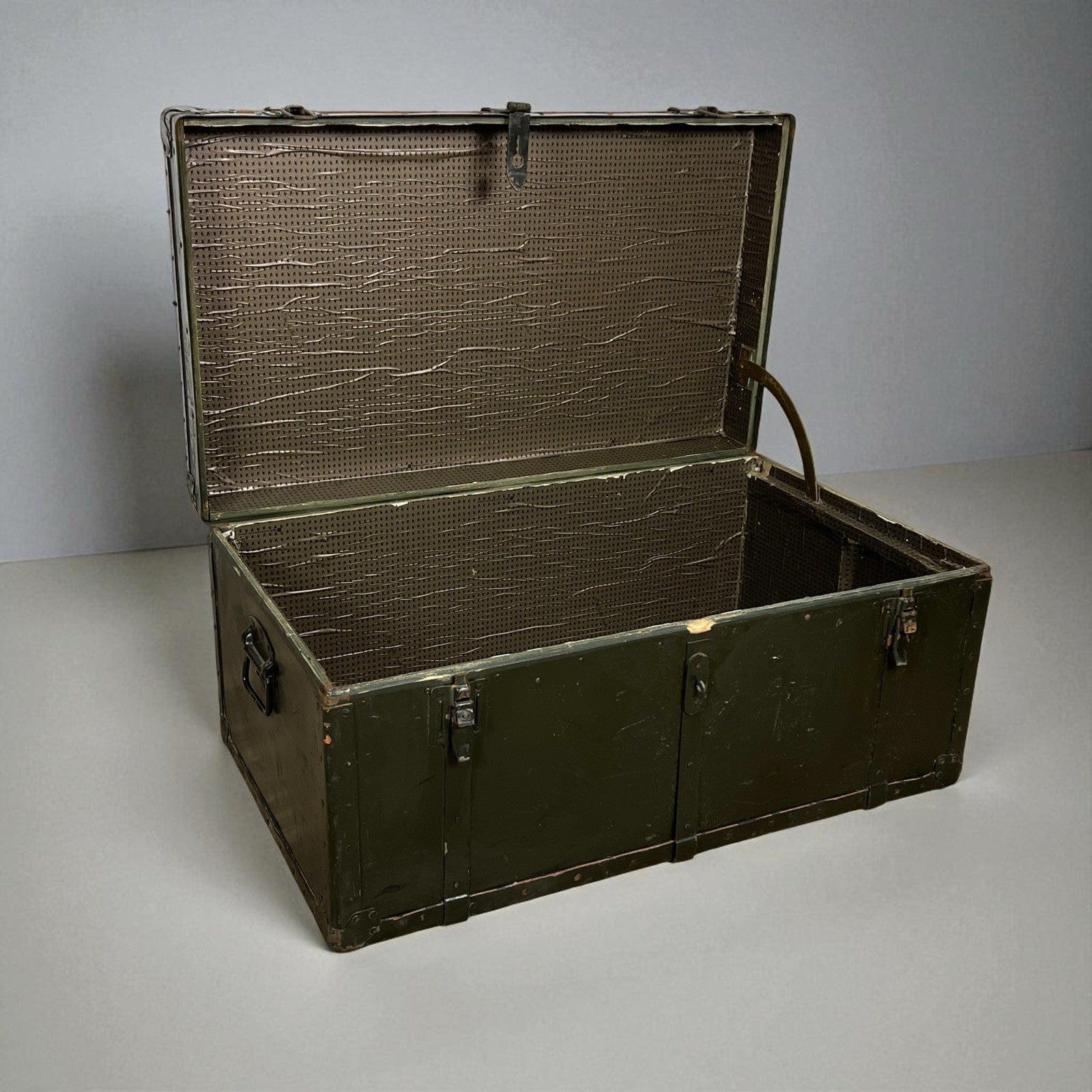 Antico Baule in legno da viaggio verde cassapanca 900 vecchio forziere d'epoca Categoria  Casse & Bauli