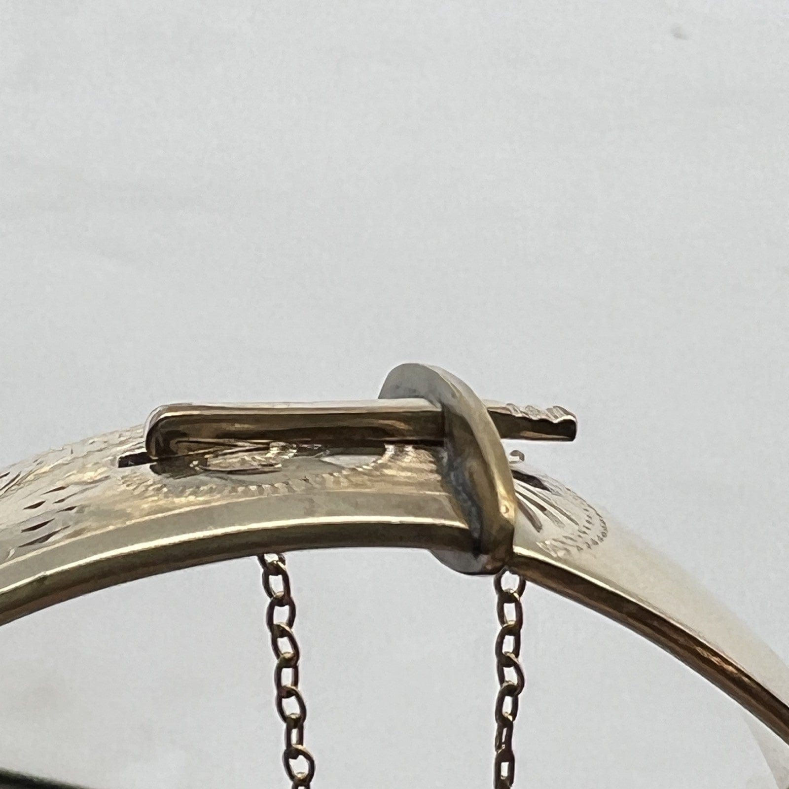 Antico Bracciale da donna in metallo placcato Oro braccialetto a fascia rigida Categoria  Bigiotteria & Accessori