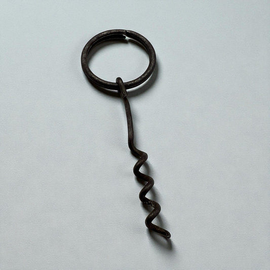 Antico Cavatappi tascabile da collezione d'epoca pieghevole portachiavi in ferro Categoria  Cavatappi
