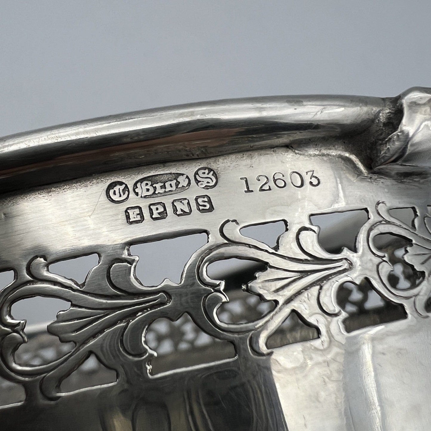 Antico Cestino in silver plated jardiniere inglese in argento Fruttiera Anni '40 Categoria  Sheffield & Argento