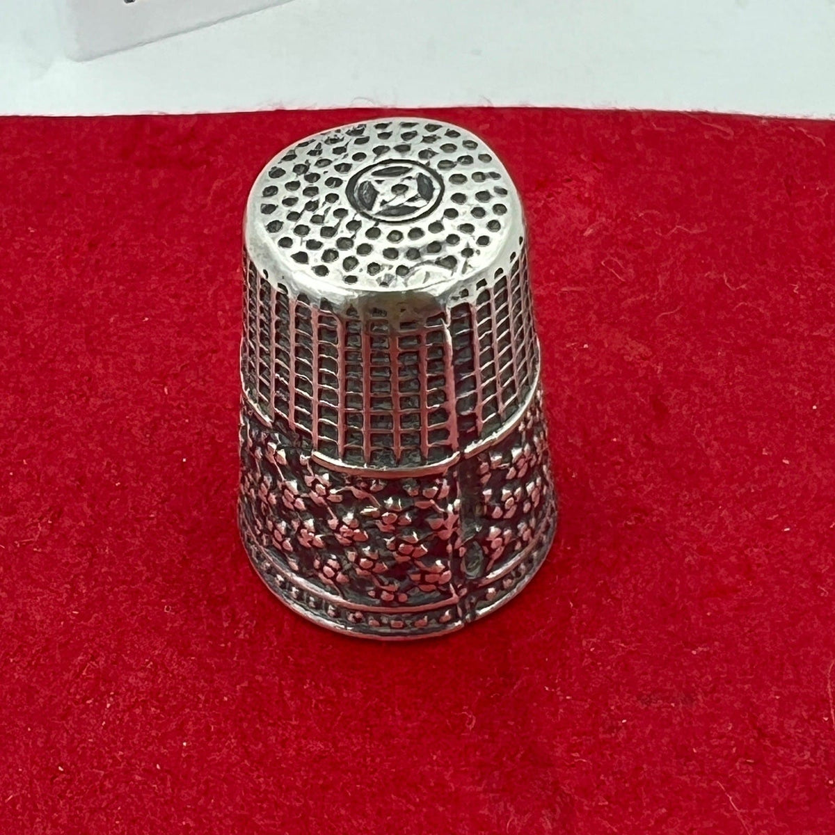 Antico Ditale in Argento 800 per cucire da cucito Sarta o Collezione con cuori Categoria  Sheffield & Argento