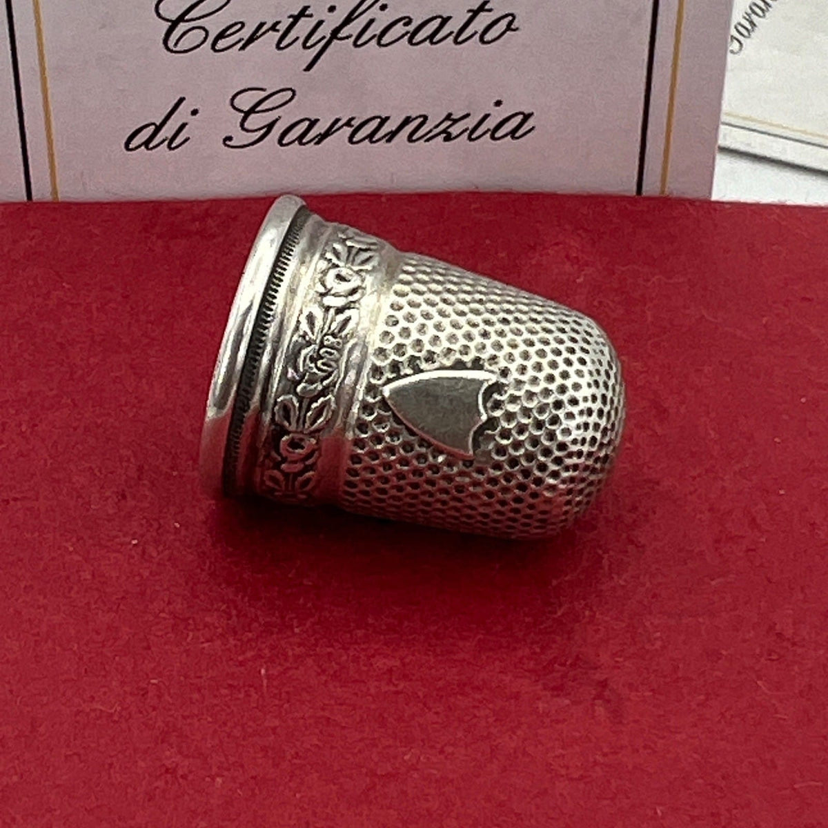 Antico Ditale in Argento 800 per cucire da cucito Sarta o Collezione con scudo Categoria  Sheffield & Argento