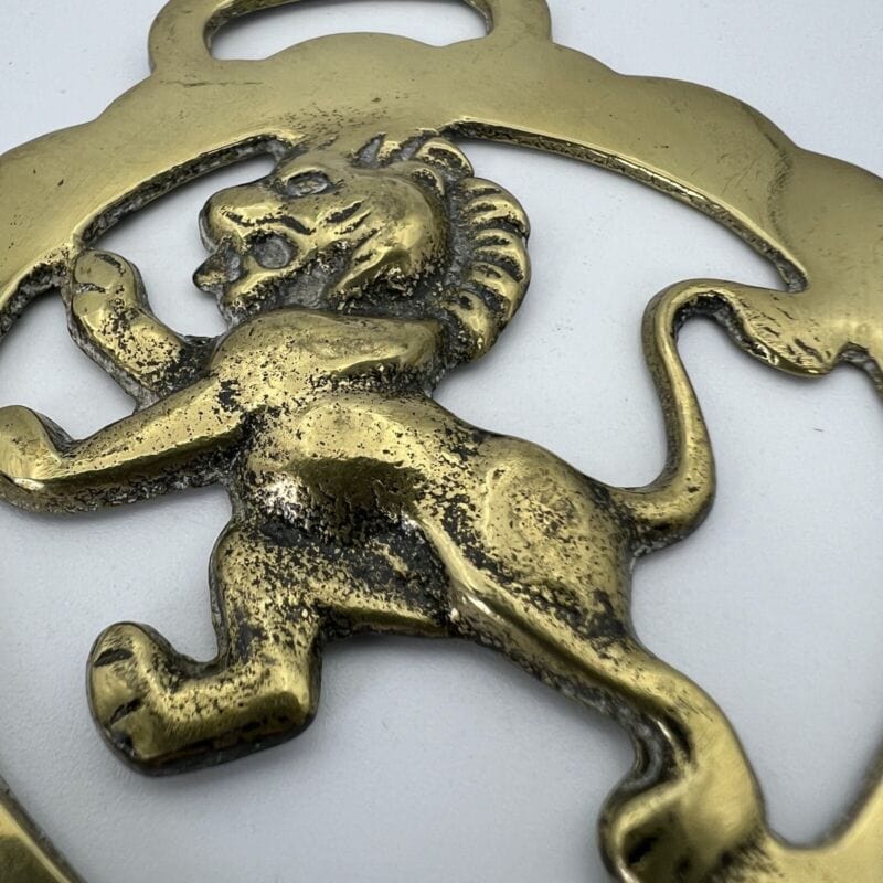 Antico fregio Leone in ottone bronzo decorazione Finimento per Cavallo 900 Categoria  Finimenti per cavalli
