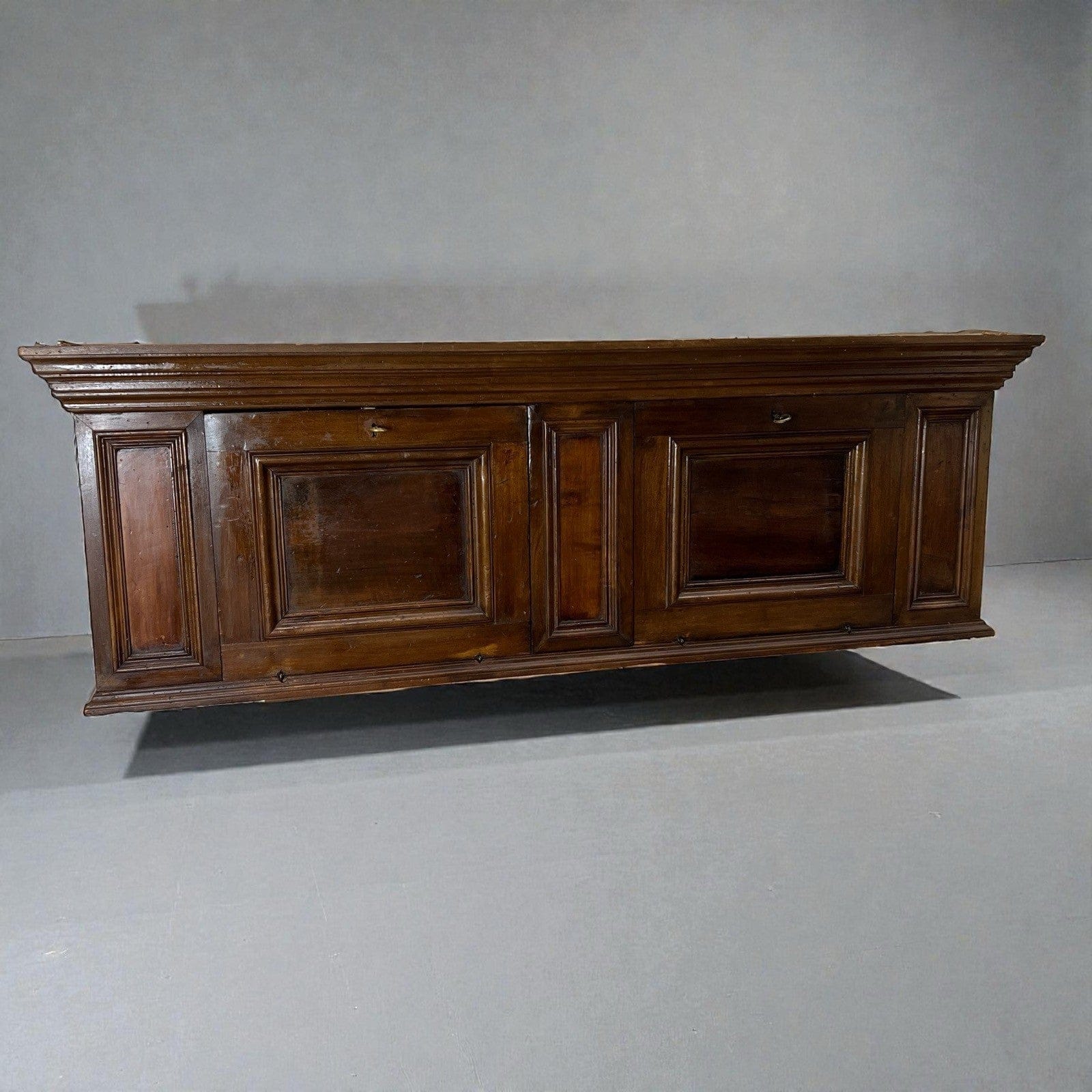 Antico Mobile pensile a sospensione in stile rustico a 2 ante epoca 800 italiano Categoria  Vetrine