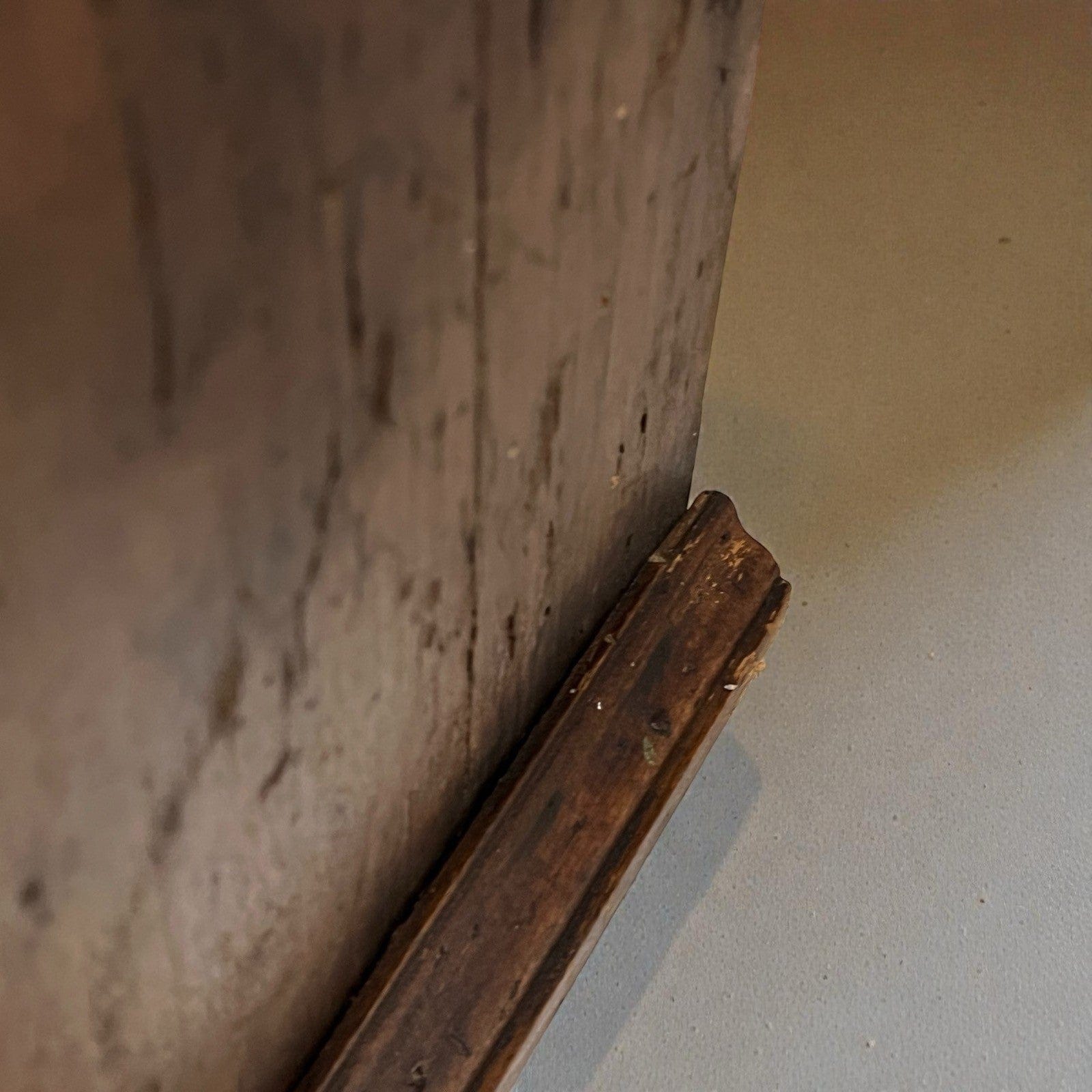 Antico Mobile pensile a sospensione in stile rustico a 2 ante epoca 800 italiano Categoria  Vetrine