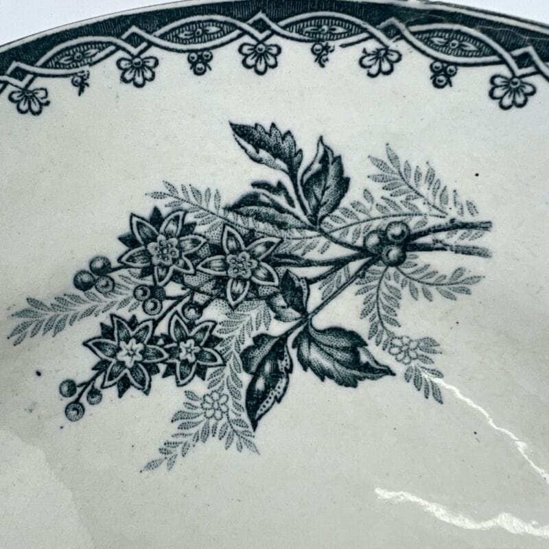 Antico Piatto decorativo in terraglia epoca 800 Francese Bianco e Verde Petrolio Categoria  Ceramiche e Porcellane