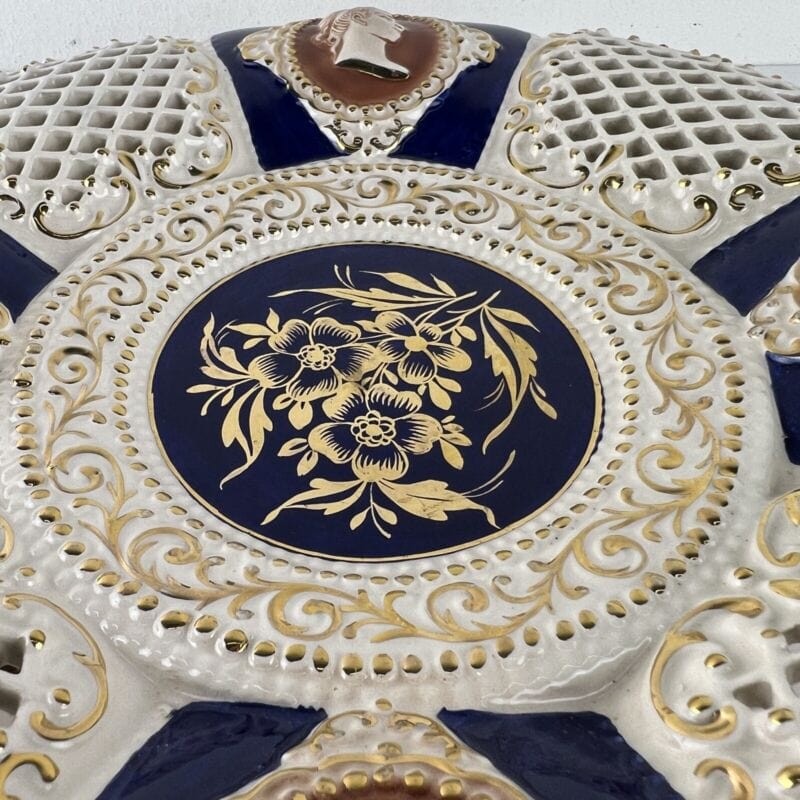 Antico Piatto in Ceramica deco vintage decoro Cammeo anni 30 colore Blu cobalto Categoria  Centrotavola e Ciotole