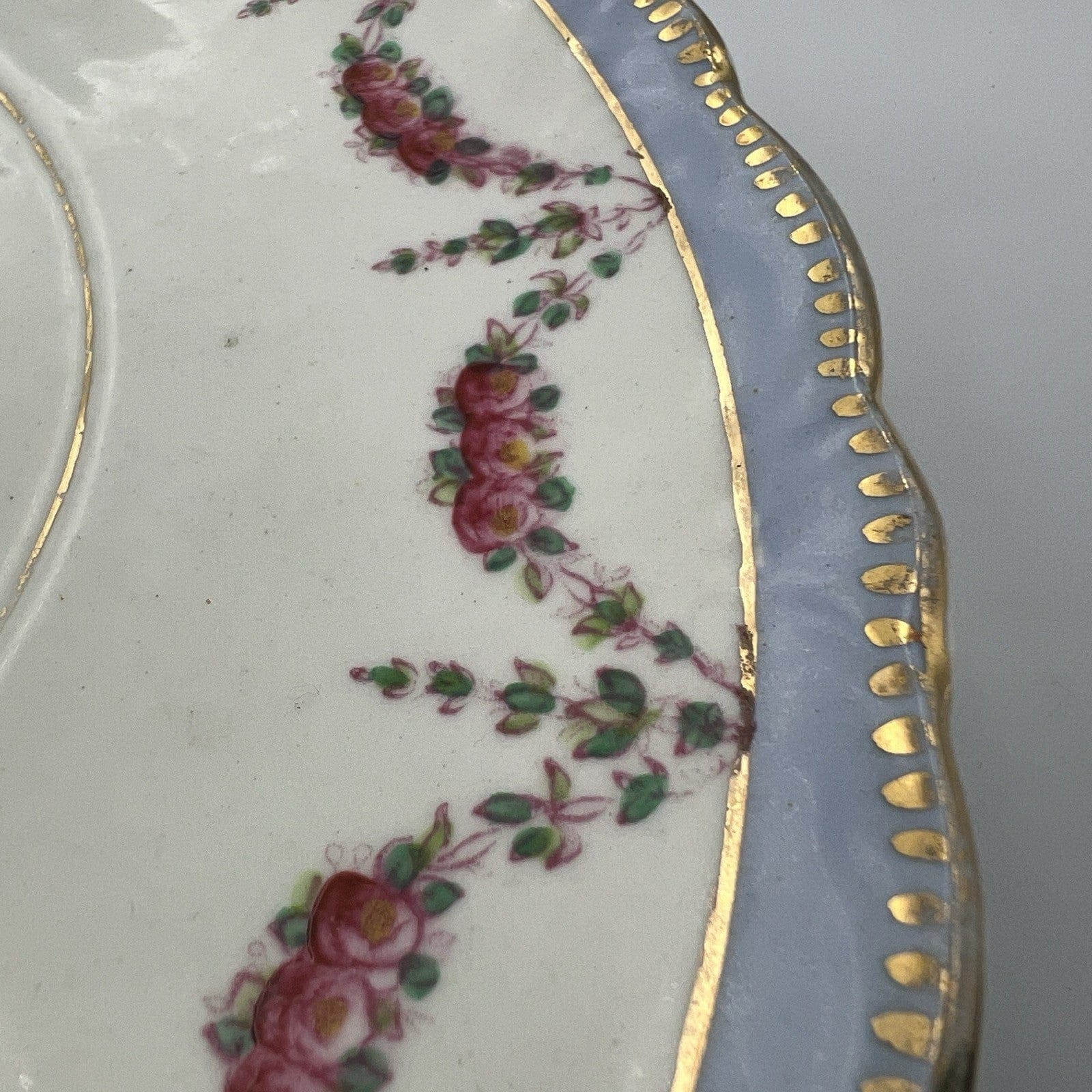 Antico Piatto inglese in porcellana Vecchio piatto piano epoca 800 anno 1892 Categoria  Piatti e Piattini