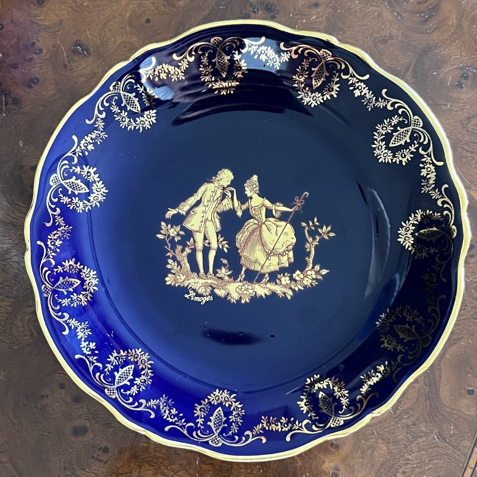 Antico Piatto piattino in porcellana Limoges blu e oro Stile Fragonard Vintage Categoria  Piatti e Piattini