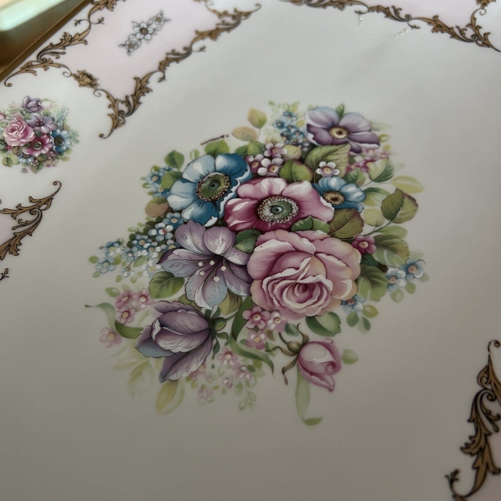 Antico piatto vassoio in porcellana e bronzo Limoges centrotavola vintage fiori Categoria  Piatti Vassoio