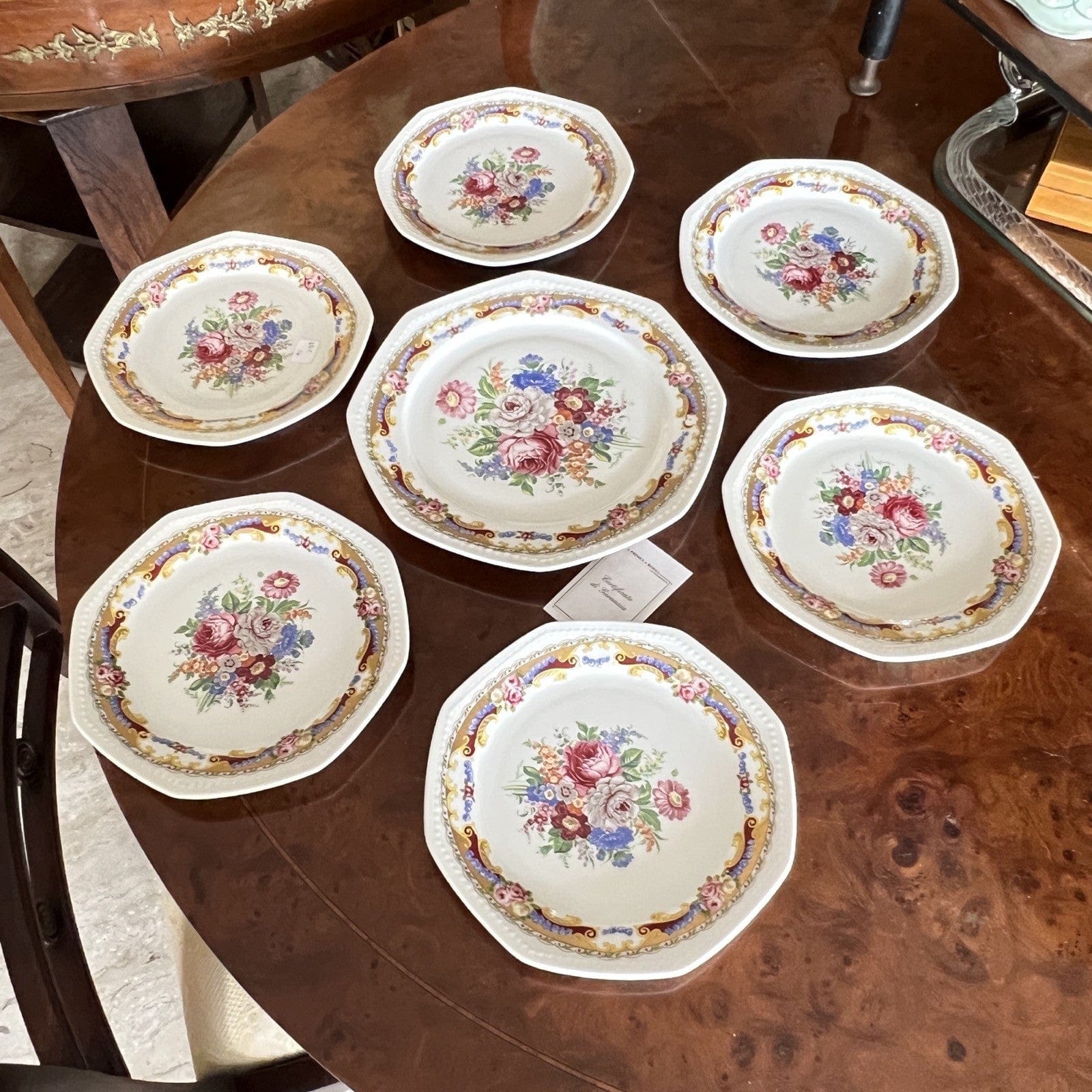 Antico servizio di piatti piattini in porcellana Stile Limoges decoro fiori oro Categoria  Piatti e Piattini