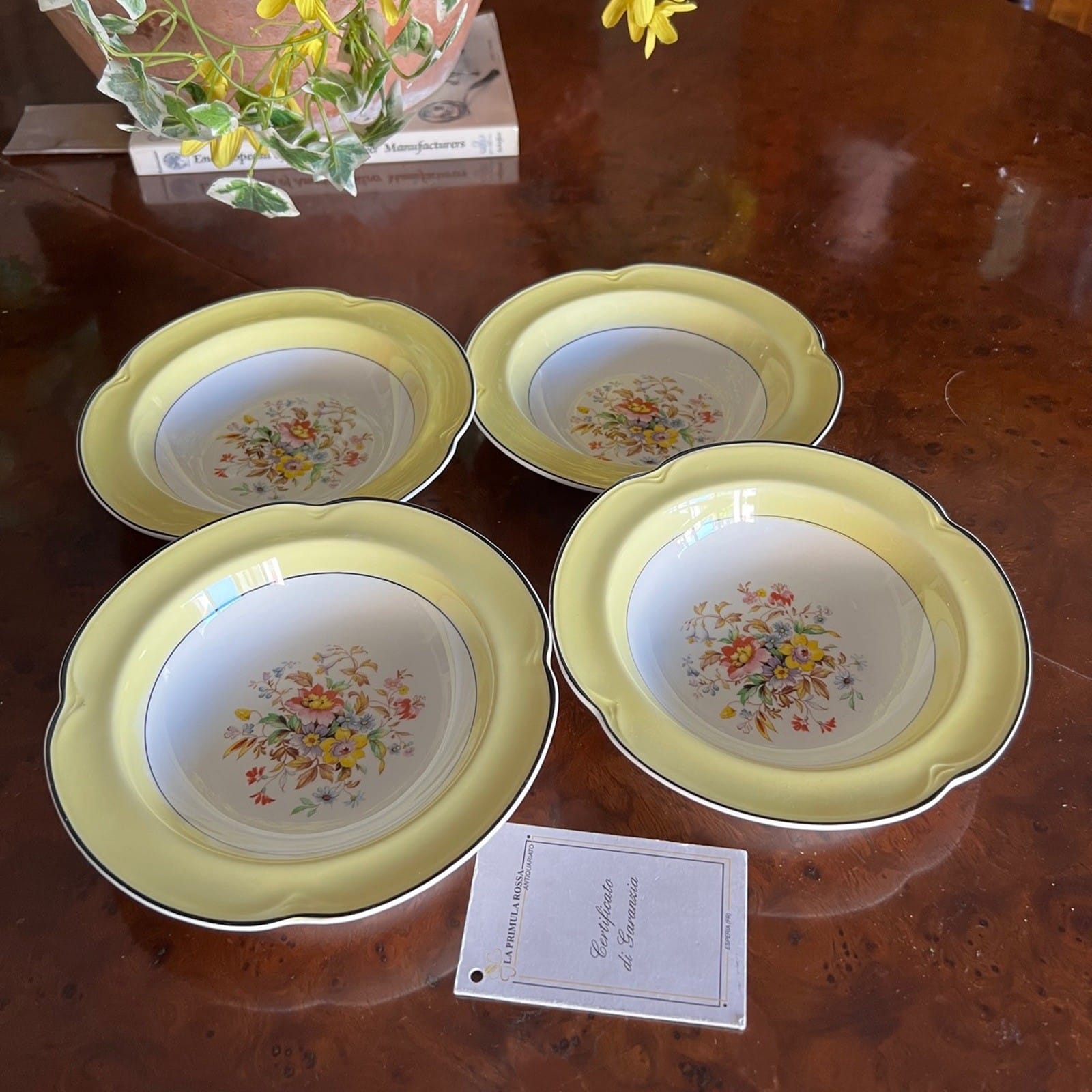 Antico Set di ciotoline in ceramica ciotole Gialle con fiori Stile Art Decò '30 Categoria  Centrotavola e Ciotole