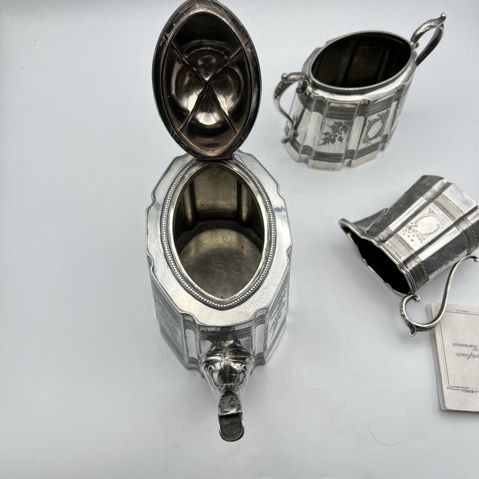 Antico Set in argento Sheffield da the tè Teiera Zuccheriera Lattiera epoca 800 Categoria  Sheffield & Argento