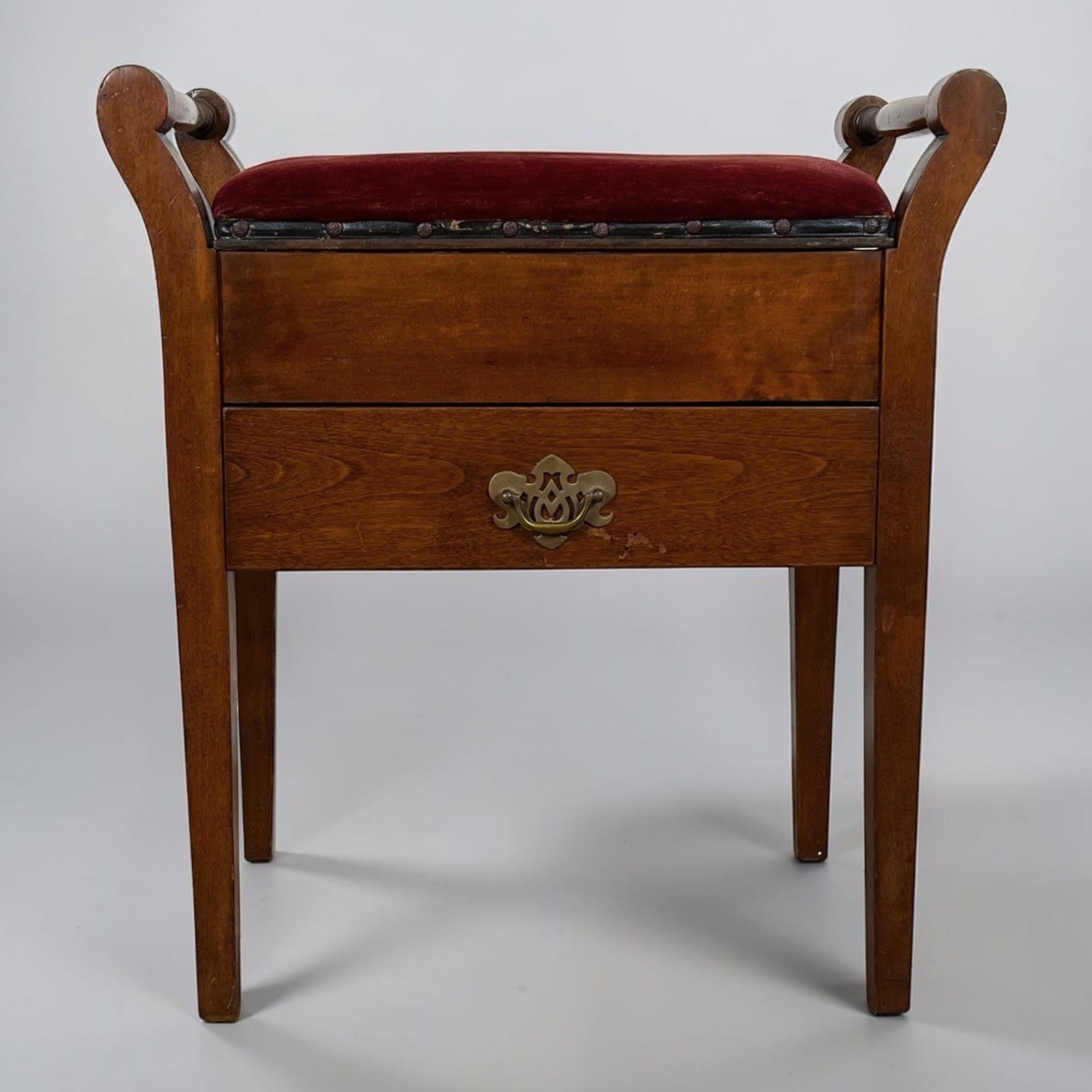 Antico Sgabello da per Pianoforte in legno panchetta panca imbottita contenitore Categoria  Sgabelli - Pouf - Poggiapiedi