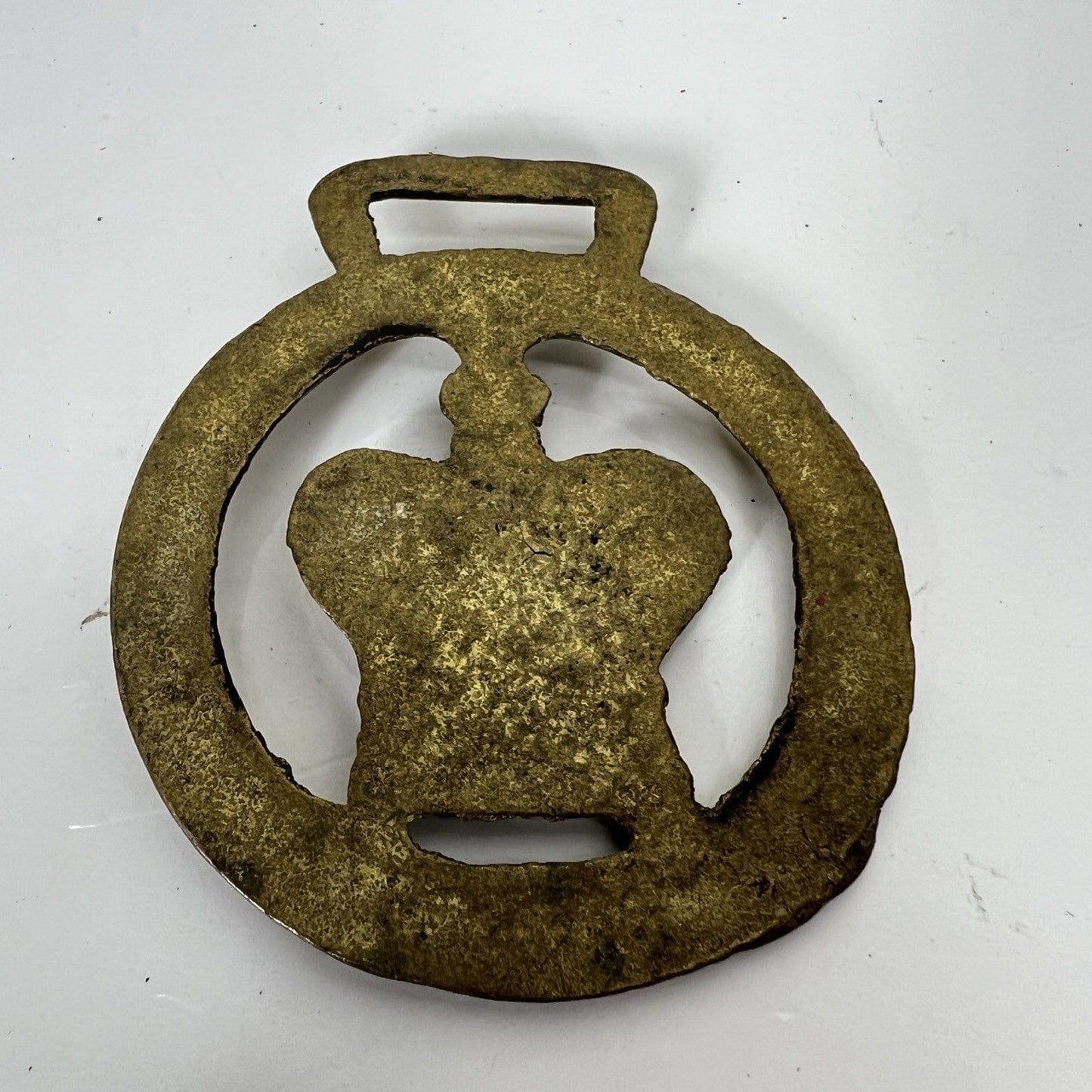 Antico Stemma Corona Reale Inglese fregio decoro in ottone bronzo medaglia 900 Categoria  Finimenti per cavalli