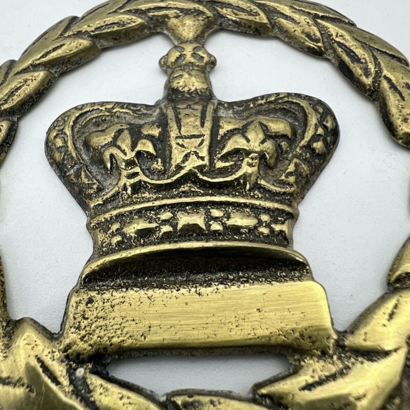 Antico Stemma Corona Reale Inglese fregio decoro in ottone bronzo medaglia 900 Categoria  Finimenti per cavalli