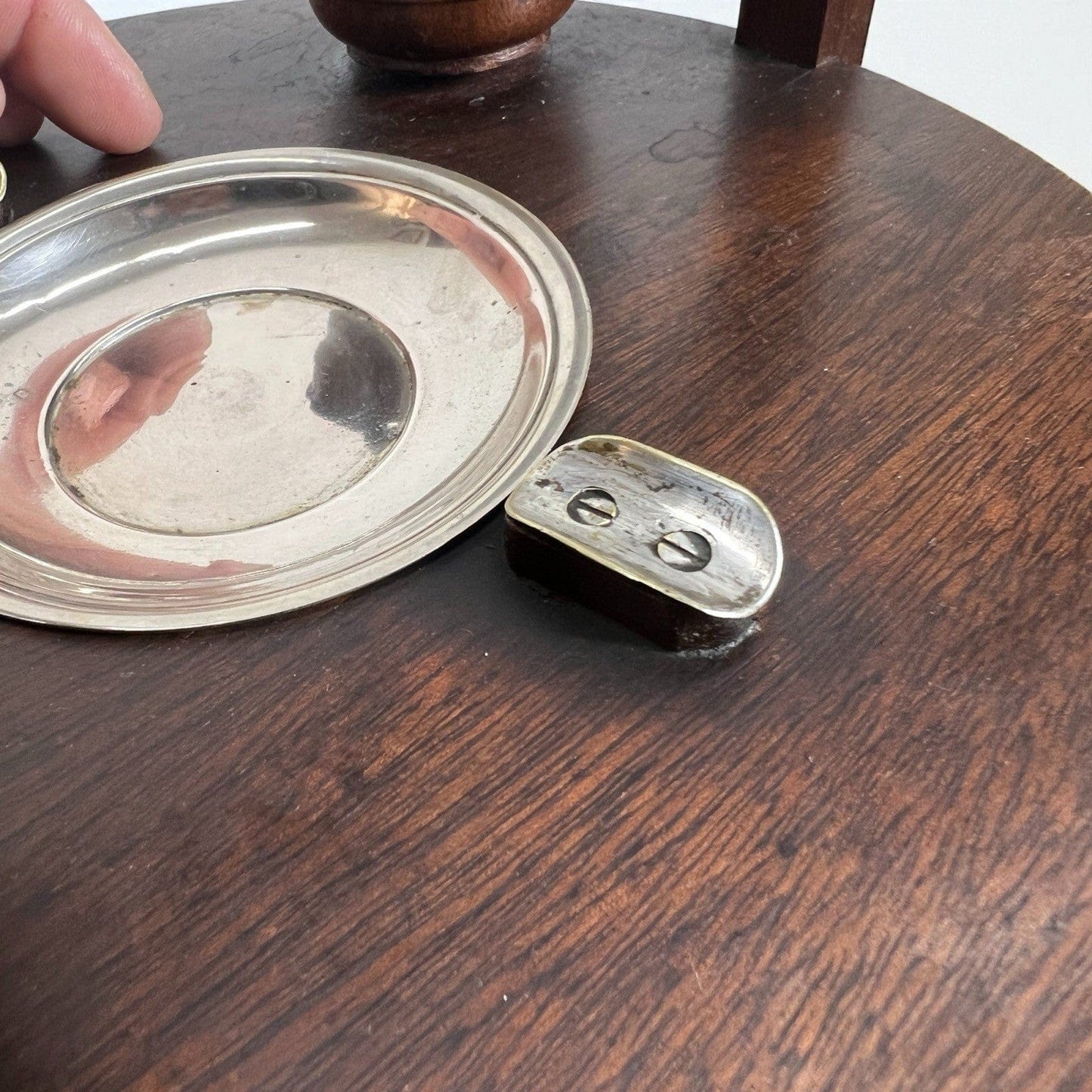 Antico tavolino da fumo Inglese con posacenere in Argento portacenere Servomuto Categoria  Tavoli - tavolinetti