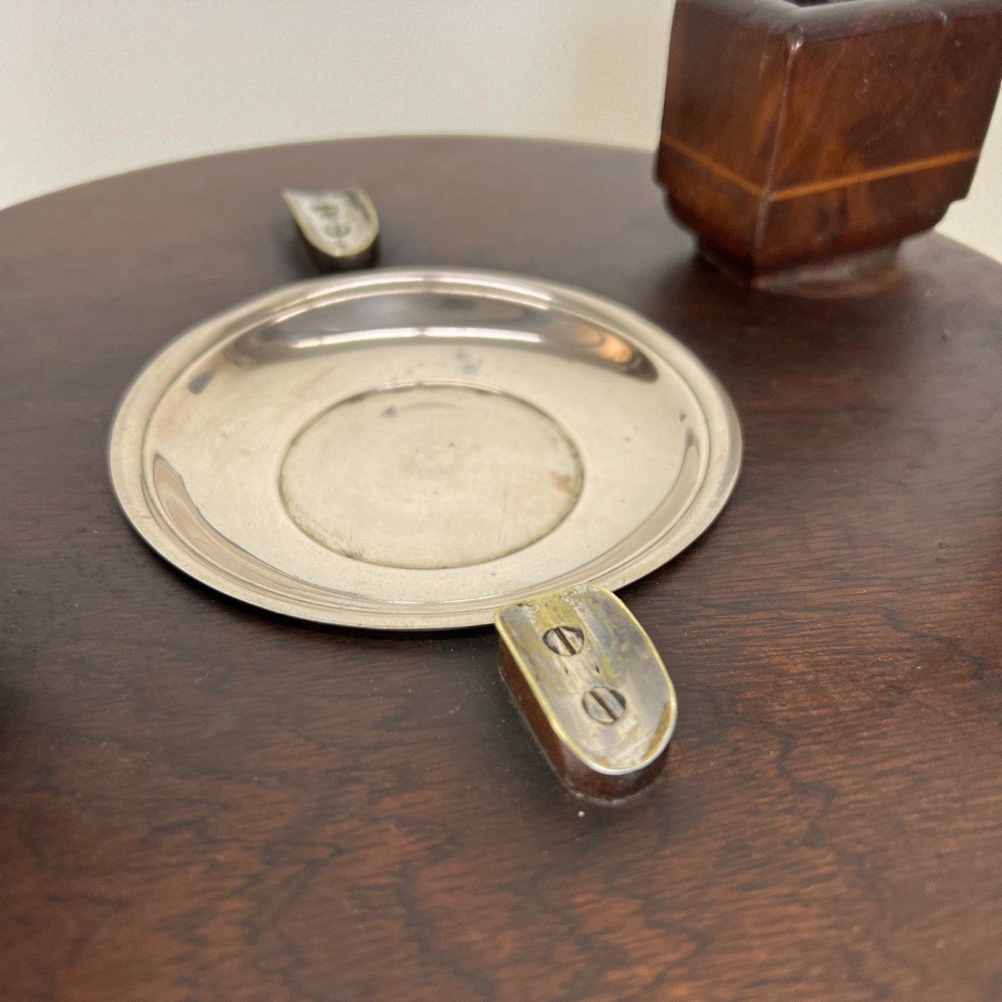 Antico tavolino da fumo Inglese con posacenere in Argento portacenere Servomuto Categoria  Tavoli - tavolinetti