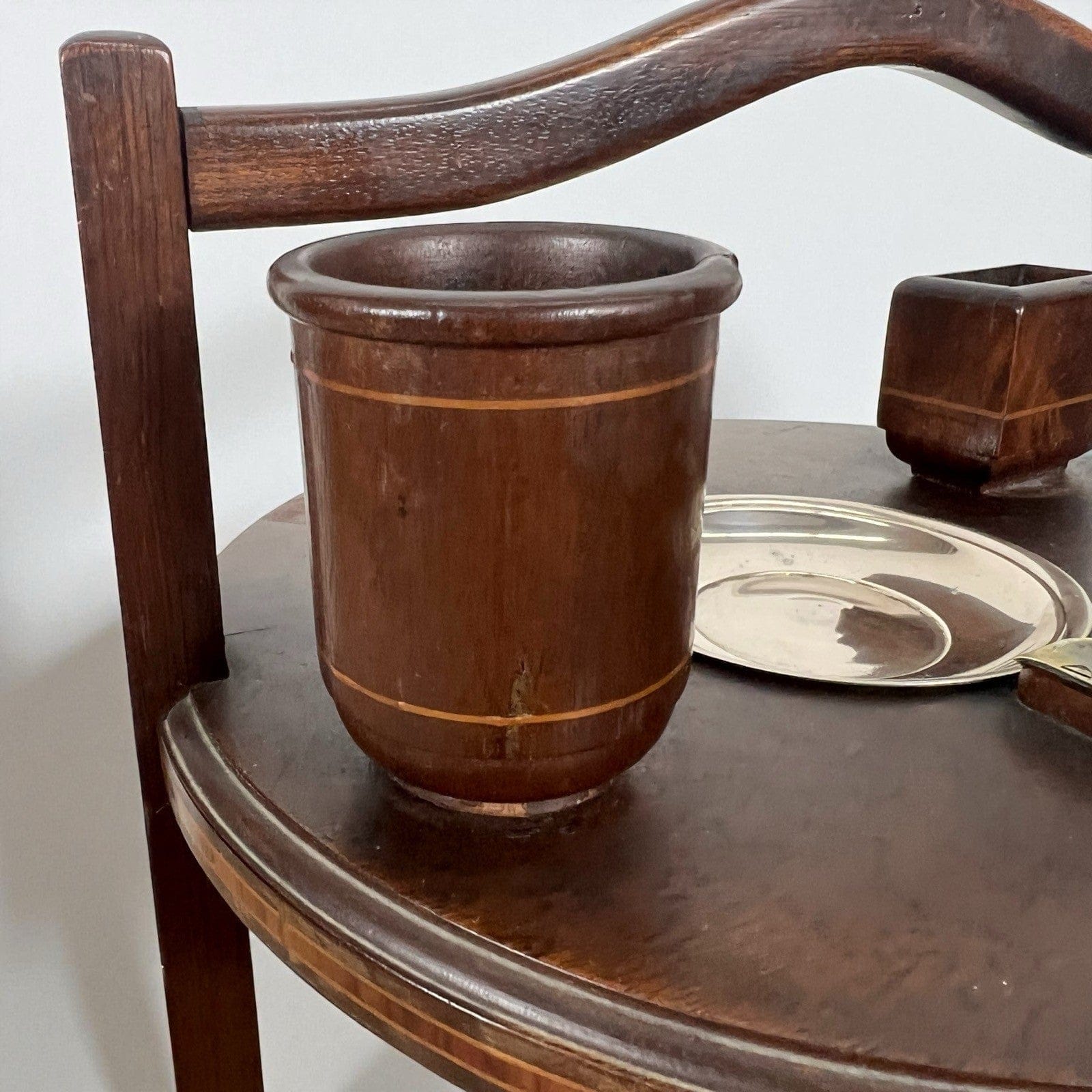 Antico tavolino da fumo Inglese con posacenere in Argento portacenere Servomuto Categoria  Tavoli - tavolinetti