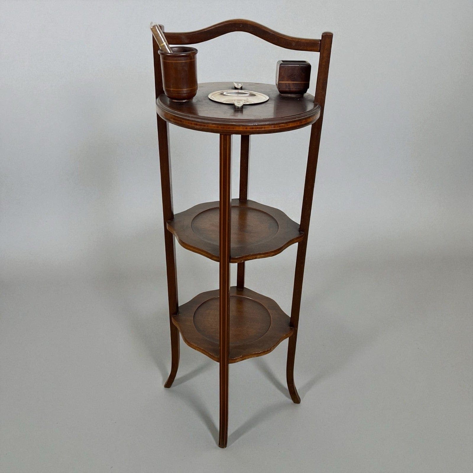 Antico tavolino da fumo Inglese con posacenere in Argento portacenere Servomuto Categoria  Tavoli - tavolinetti