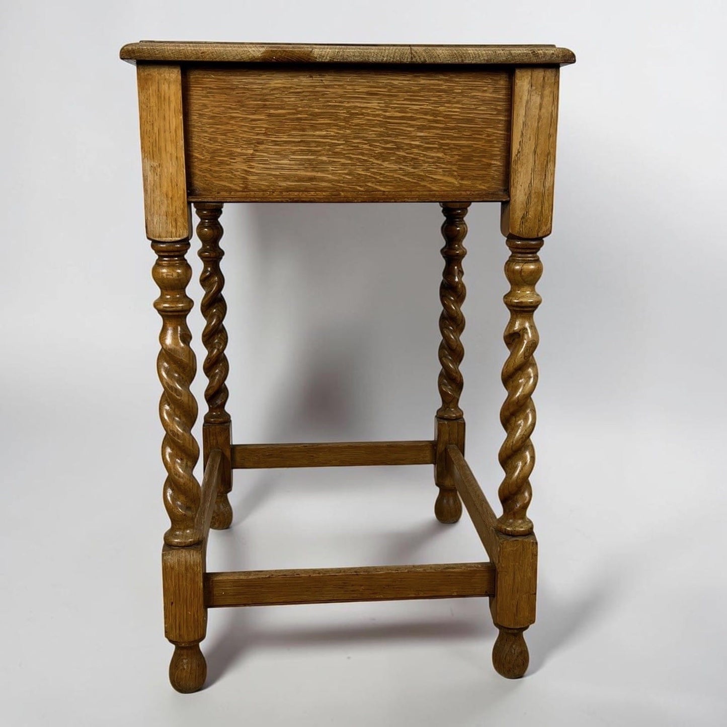Antico tavolino mobiletto rustico in rovere con cassetto d' epoca inglese '30 Categoria  Tavoli - tavolinetti