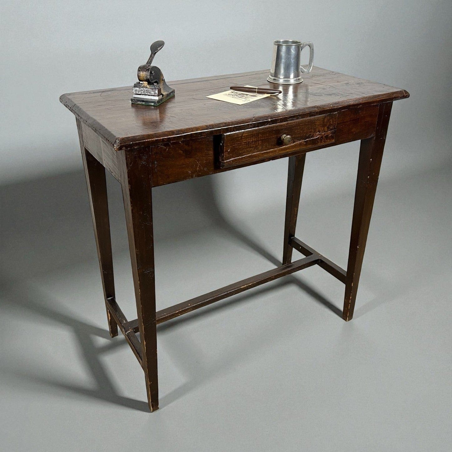 Antico Tavolino Tavolino con cassetto Scrittoio rustico in legno Tavolo Consolle Categoria  Tavoli - tavolinetti