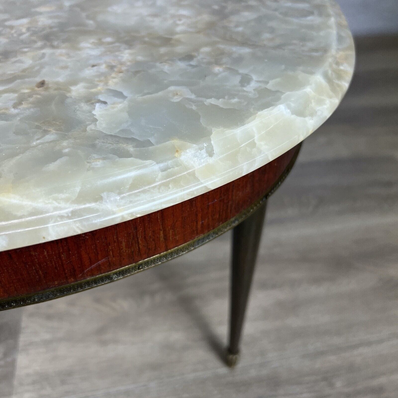 Antico Tavolino tavolo da salotto ovale basso anni 50 con piano in marmo onice Categoria  Tavoli - tavolinetti