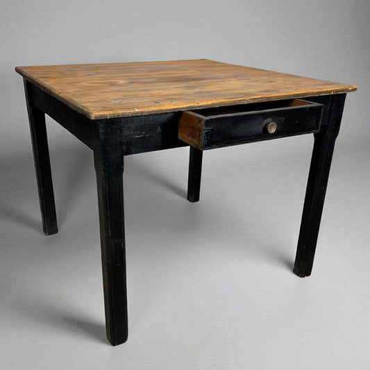 Antico Tavolo da Cucina con cassetto rustico in legno d' epoca 800 italiano Categoria  Tavoli - tavolinetti