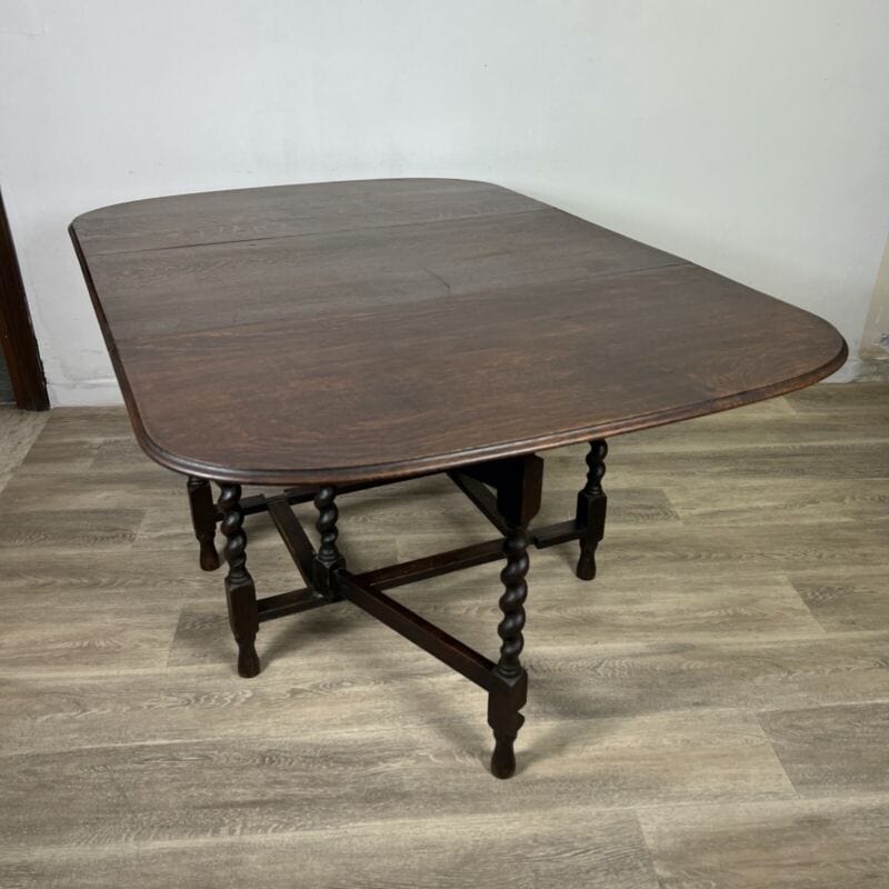 Antico tavolo da pranzo consolle allungabile con alette a bandelle in legno 900 Categoria  Arredamento