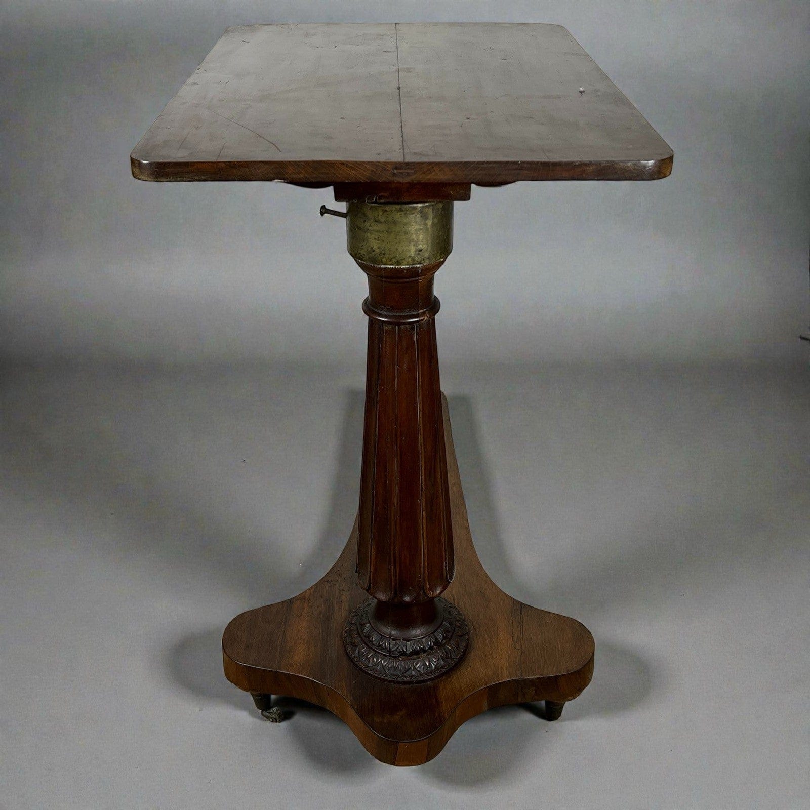 Antico tavolo tavolino da letto per colazione lettura con ruote regolabile 800 Categoria  Tavoli - tavolinetti