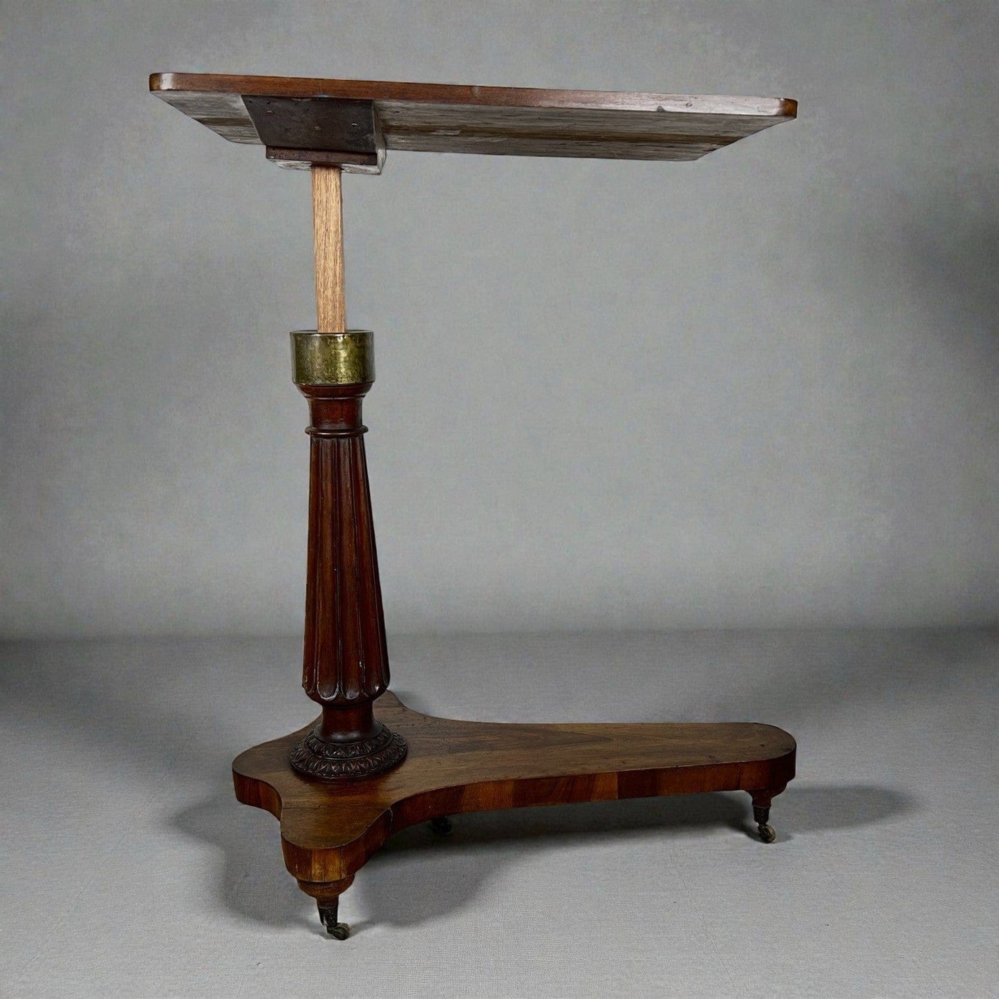 Antico tavolo tavolino da letto per colazione lettura con ruote regolabile 800 Categoria  Tavoli - tavolinetti