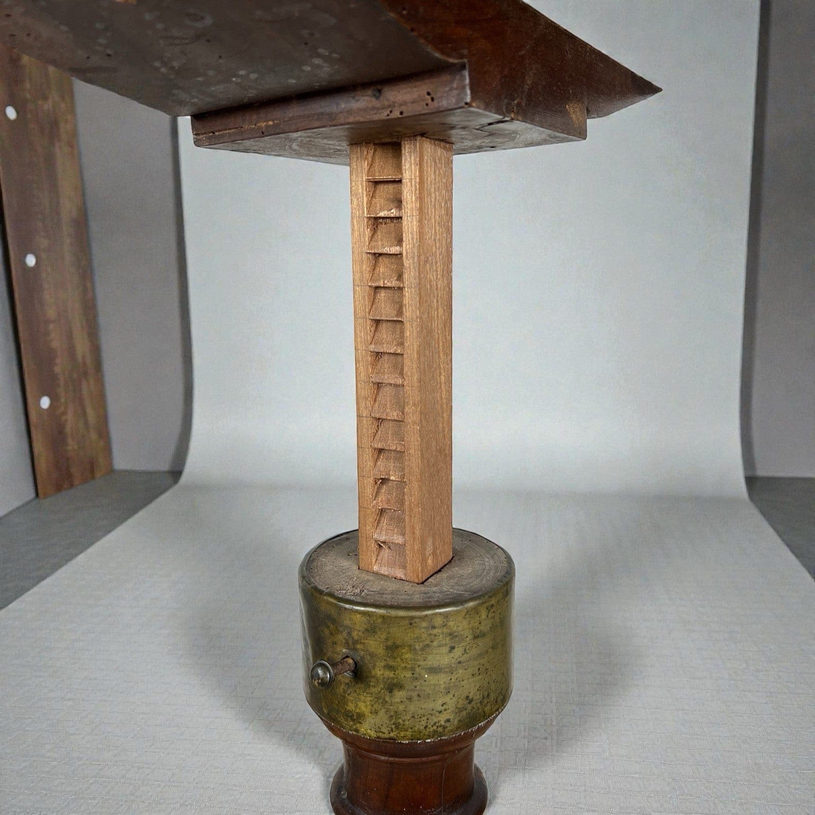 Antico tavolo tavolino da letto per colazione lettura con ruote regolabile 800 Categoria  Tavoli - tavolinetti