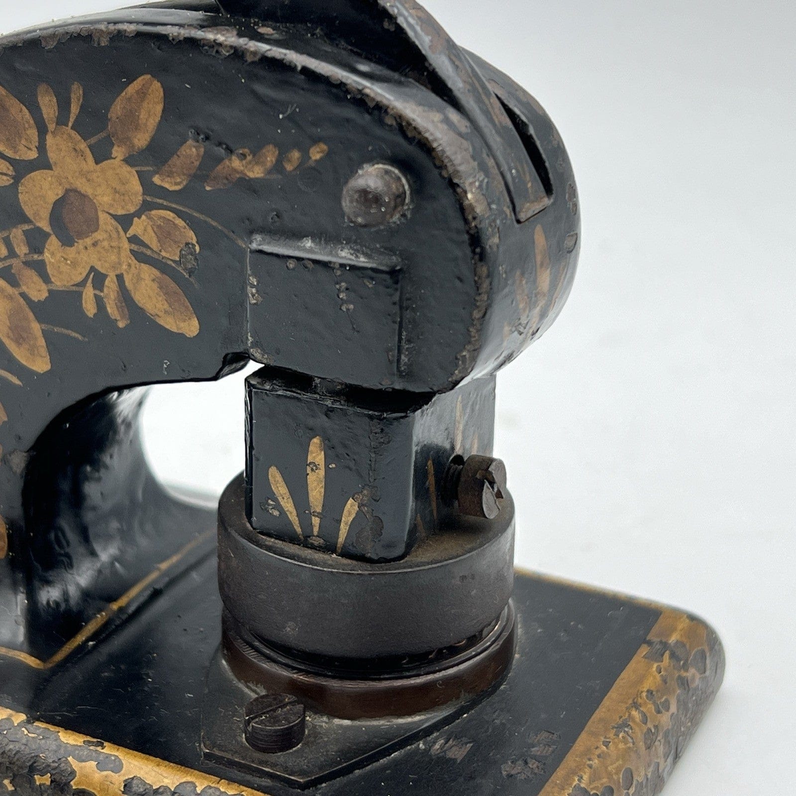 Antico timbro a secco inglese in ferro ghisa vecchia pressa da tavolo d'epoca Categoria  Vari