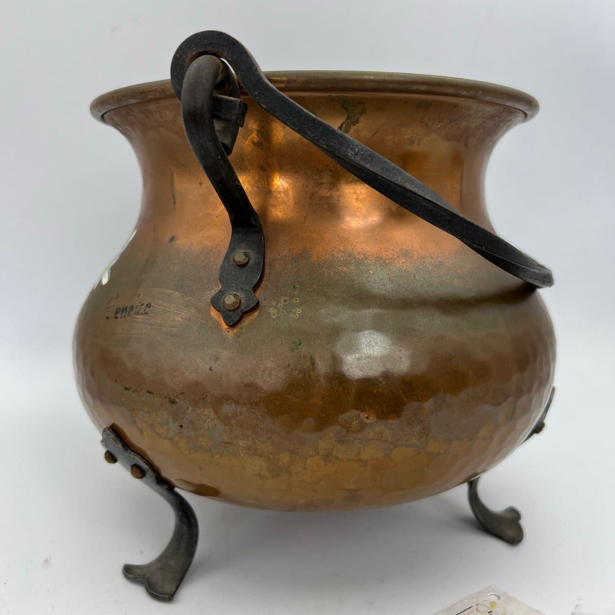 Antico Vaso in Rame Vecchia Pentola Dipinta con Manico Souvenir di Ginevra  1kg Categoria  altro