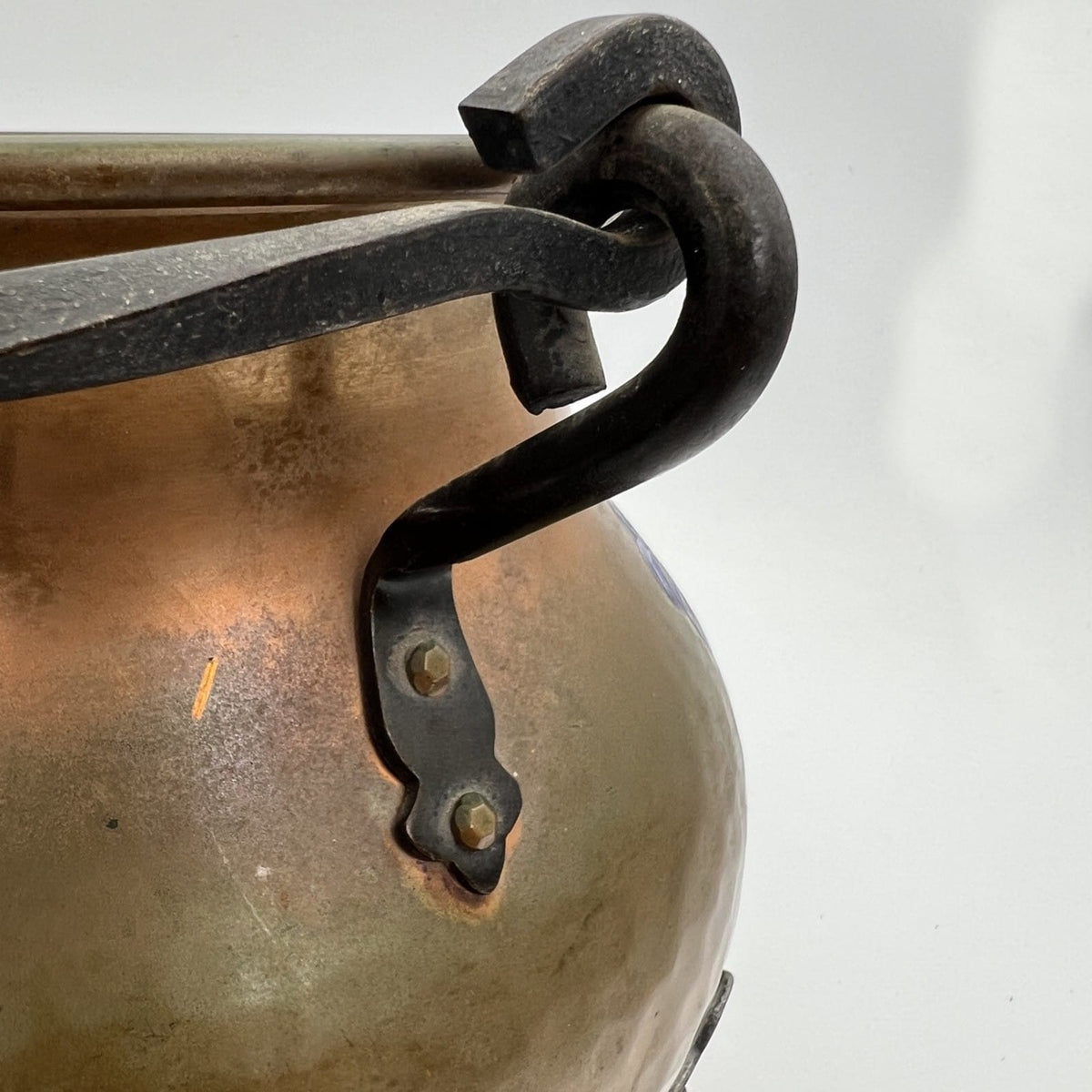 Antico Vaso in Rame Vecchia Pentola Dipinta con Manico Souvenir di Ginevra  1kg Categoria  altro