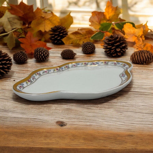Antico vassoietto in porcellana Stile Limoge piattino vintage con fiori oro Categoria  Piatti Vassoio