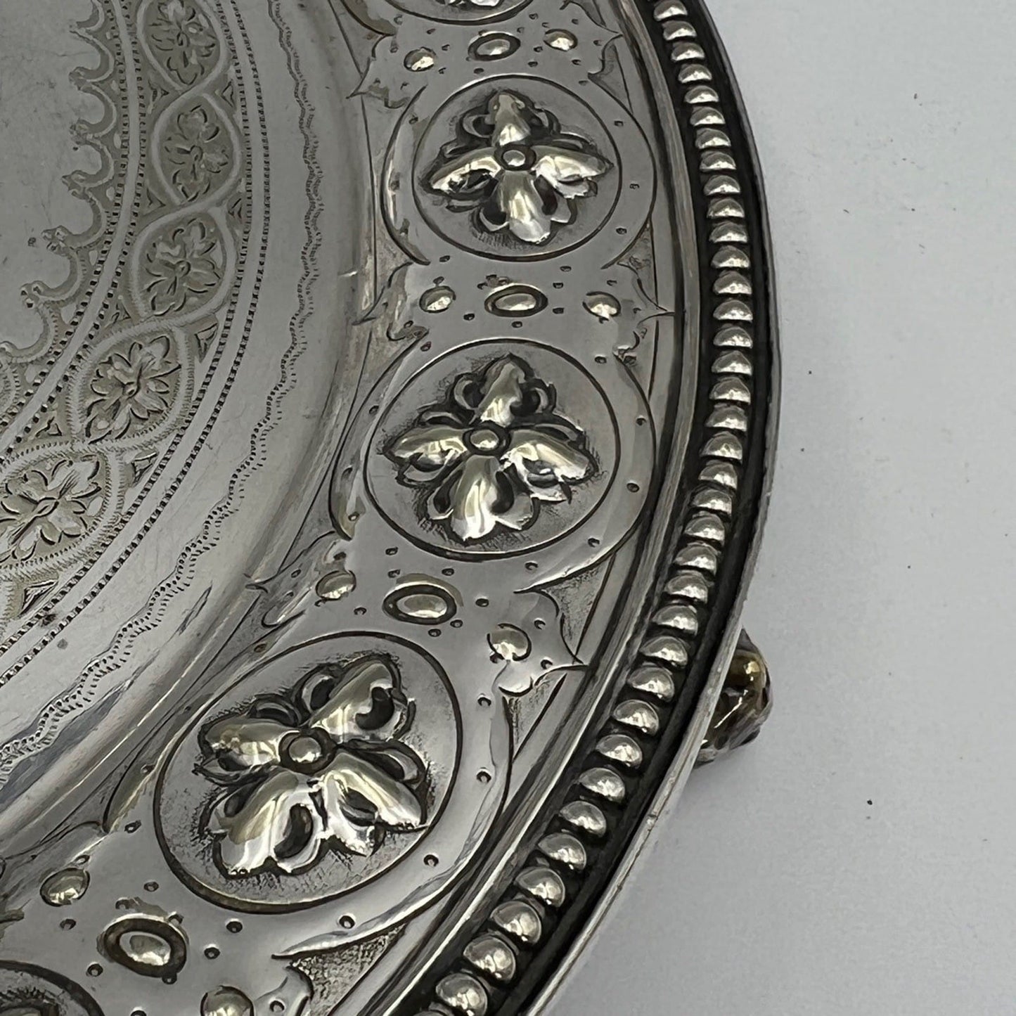 Antico Vassoio in argento sheffield silver plated rotondo inciso d' epoca 800' X Categoria  Sheffield & Argento